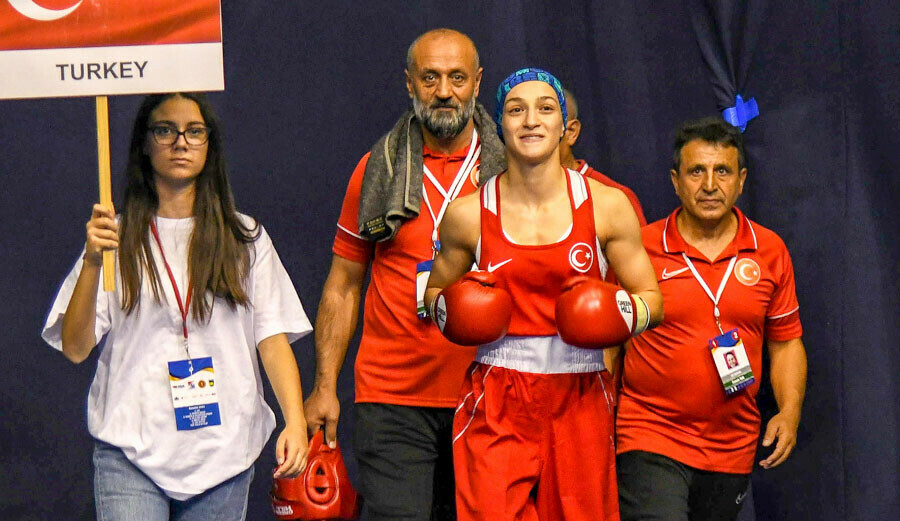 Buse Naz Çakıroğlu Avrupa şampiyonu! Buse Naz Çakıroğlu Avrupa şampiyonu!
