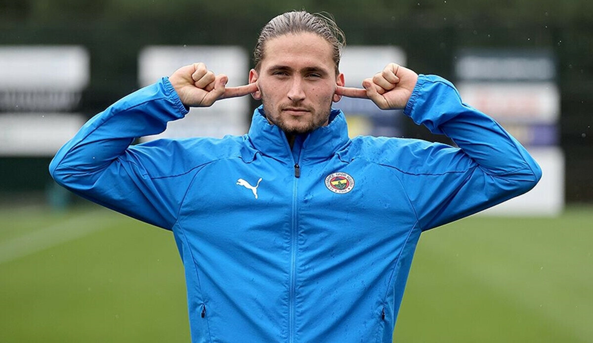 Kadıköy'de şölen var! Fenerbahçe ve Başakşehir kozlarını paylaşıyor Kadıköy'de şölen var! Fenerbahçe ve Başakşehir kozlarını paylaşıyor