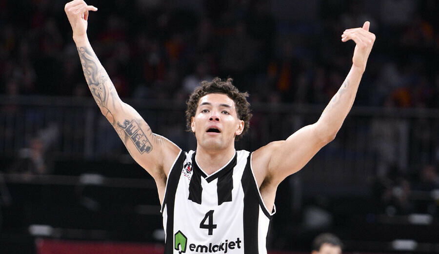 Beşiktaş Emlakjet'ten derbi zaferi! Galatasaray Nef 3. çeyrekte kontak kapattı! Beşiktaş Emlakjet'ten derbi zaferi! Galatasaray Nef 3. çeyrekte kontak kapattı!