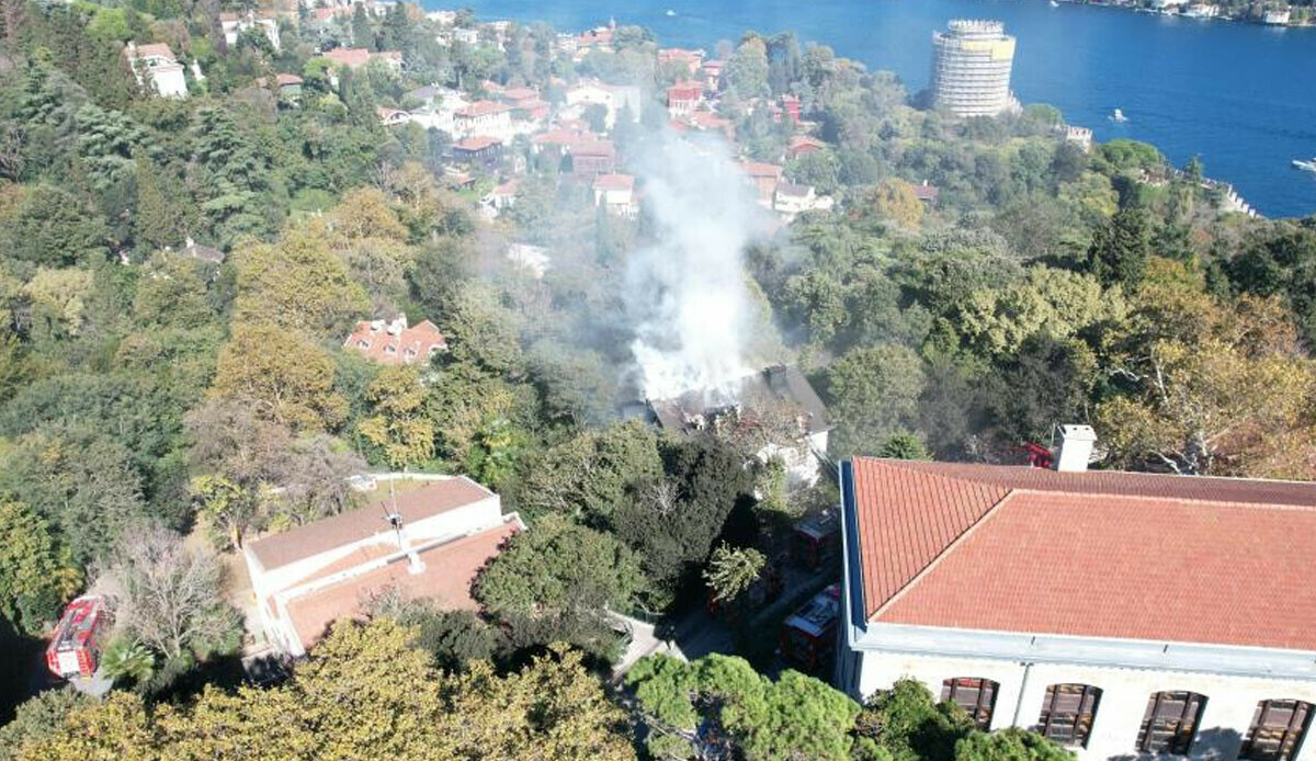 Boğaziçi Üniversitesi'nde yangın söndürüldü Boğaziçi Üniversitesi'nde yangın söndürüldü