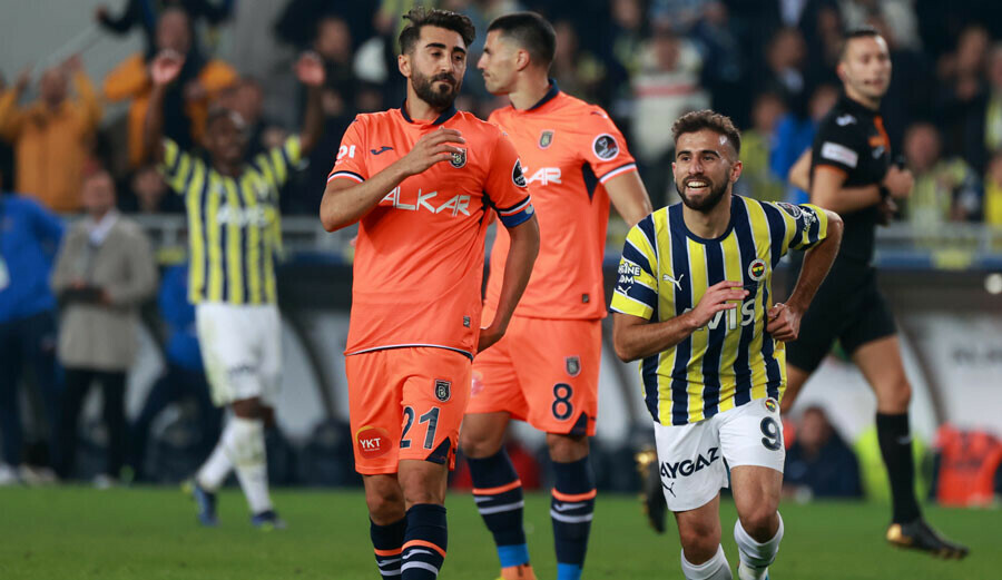 Fenerbahçe Medipol Başakşehir'i Diego Rossi'yle devirdi, zirveyi ele geçirdi Fenerbahçe Medipol Başakşehir'i Diego Rossi'yle devirdi, zirveyi ele geçirdi