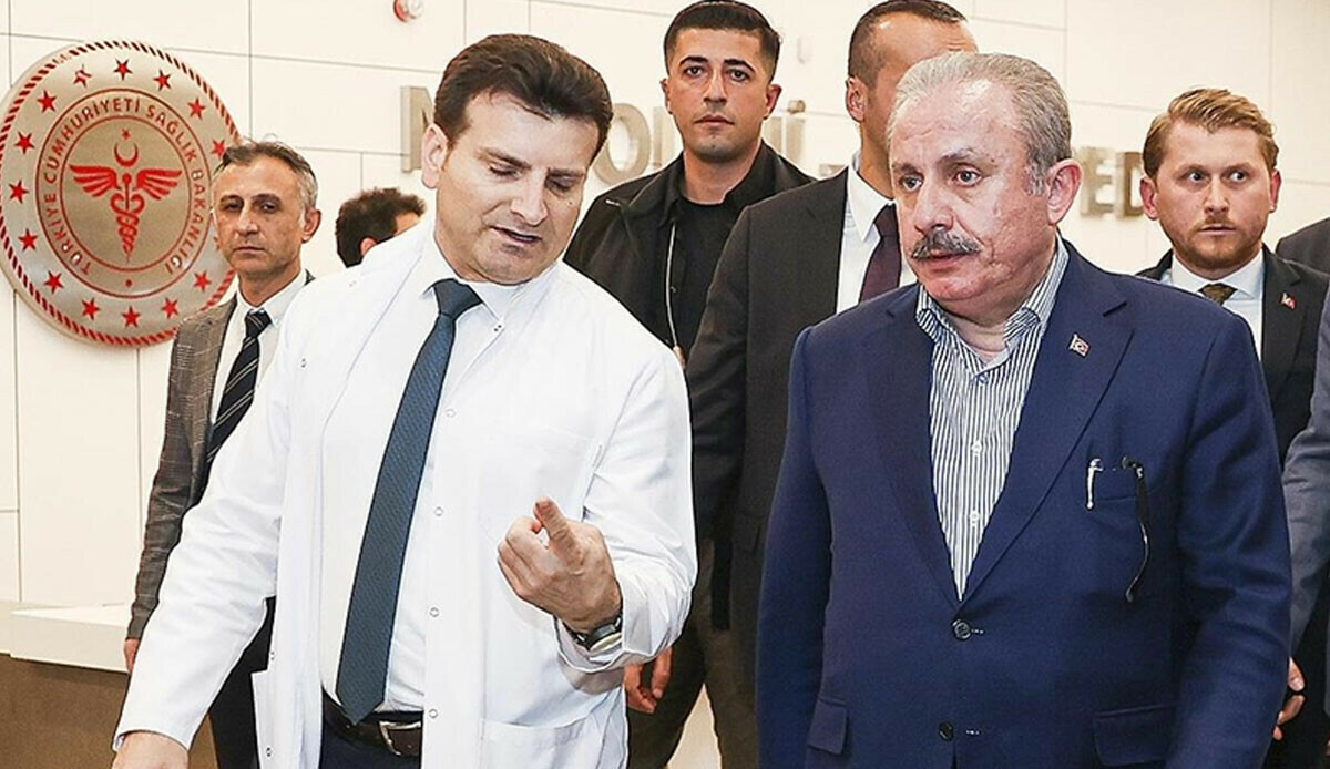 Hastanede tedavi olan Binali Yıldırım'a TBMM Başkanı Şentop'tan ziyaret Hastanede tedavi olan Binali Yıldırım'a TBMM Başkanı Şentop'tan ziyaret