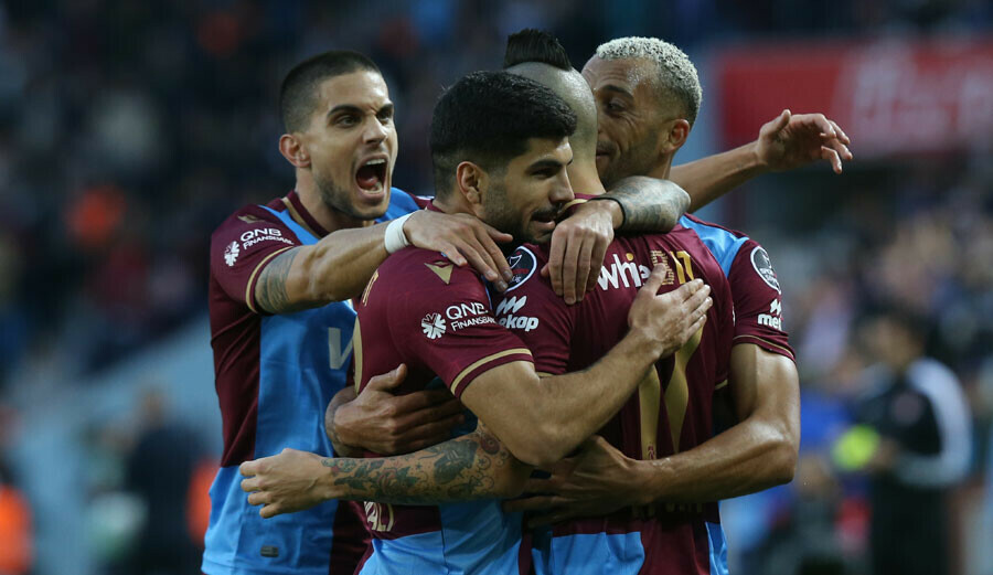 Trabzonspor Sivasspor'u Marek Hamsik'in golüyle geçti! Zirve yarışına devam...