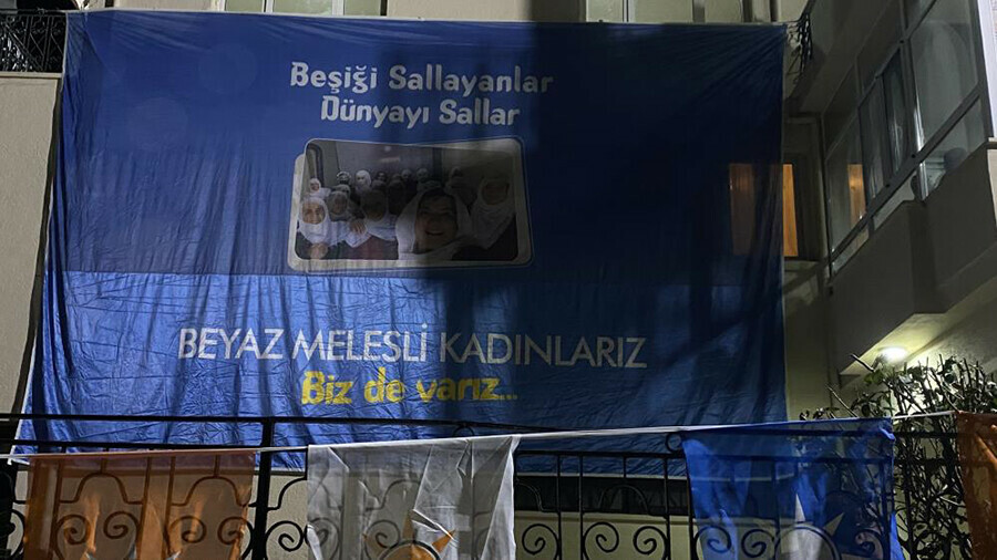 Cumhurbaşkanı Erdoğan, ‘Beyaz Melesli Kadınlarla’ bir araya geldi Cumhurbaşkanı Erdoğan, ‘Beyaz Melesli Kadınlarla’ bir araya geldi