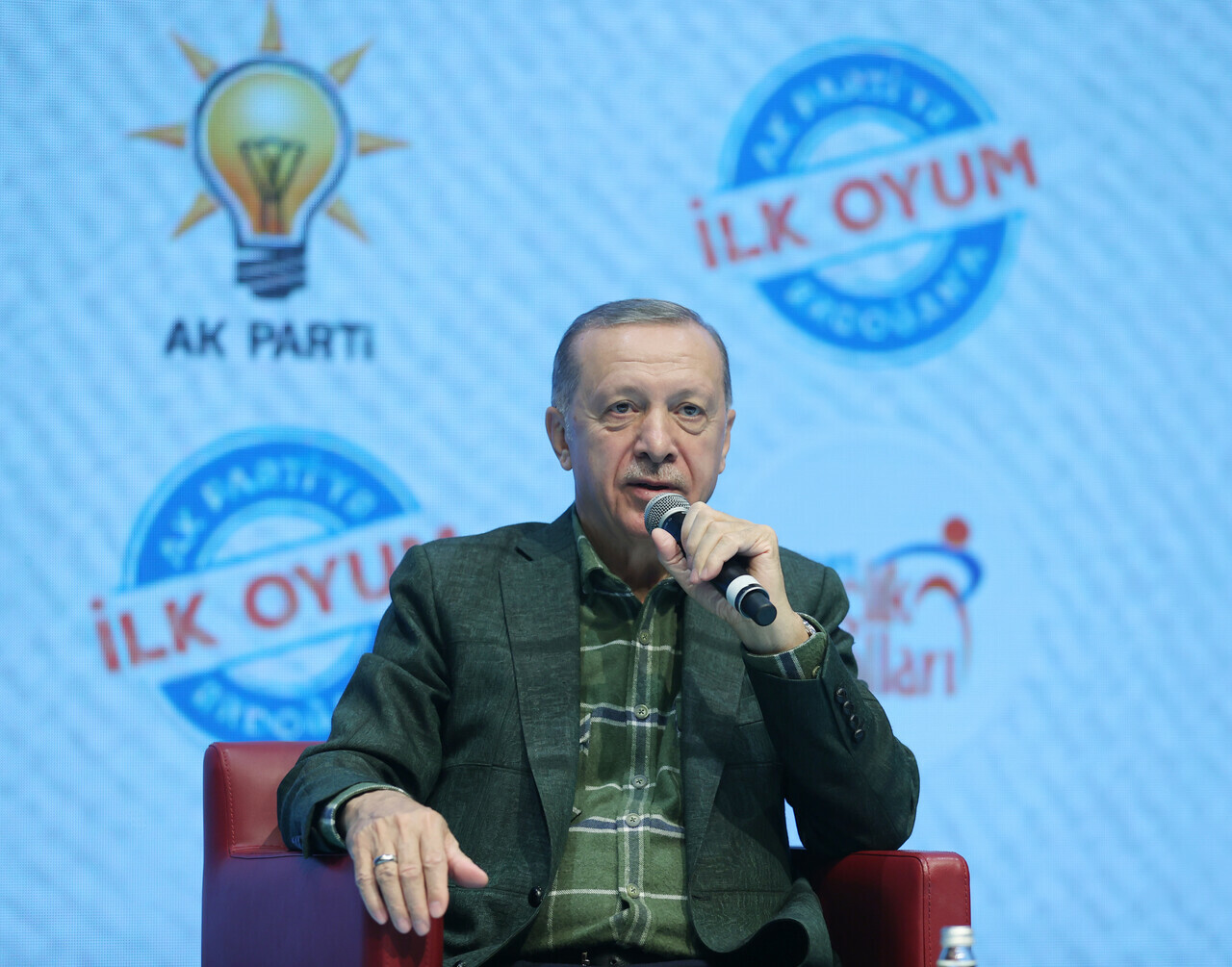 Cumhurbaşkanı Erdoğan'dan Kılıçdaroğlu'na tepki: FETÖ'cülerle hamburger yemenin derdinde değiliz