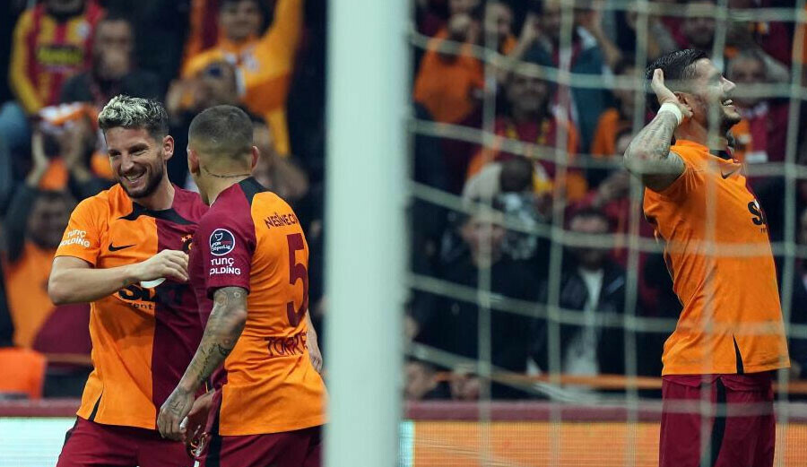 10 kişilik Aslan direnemedi! Alanyaspor Galatasaray deplasmanında 2-0'dan geri döndü!