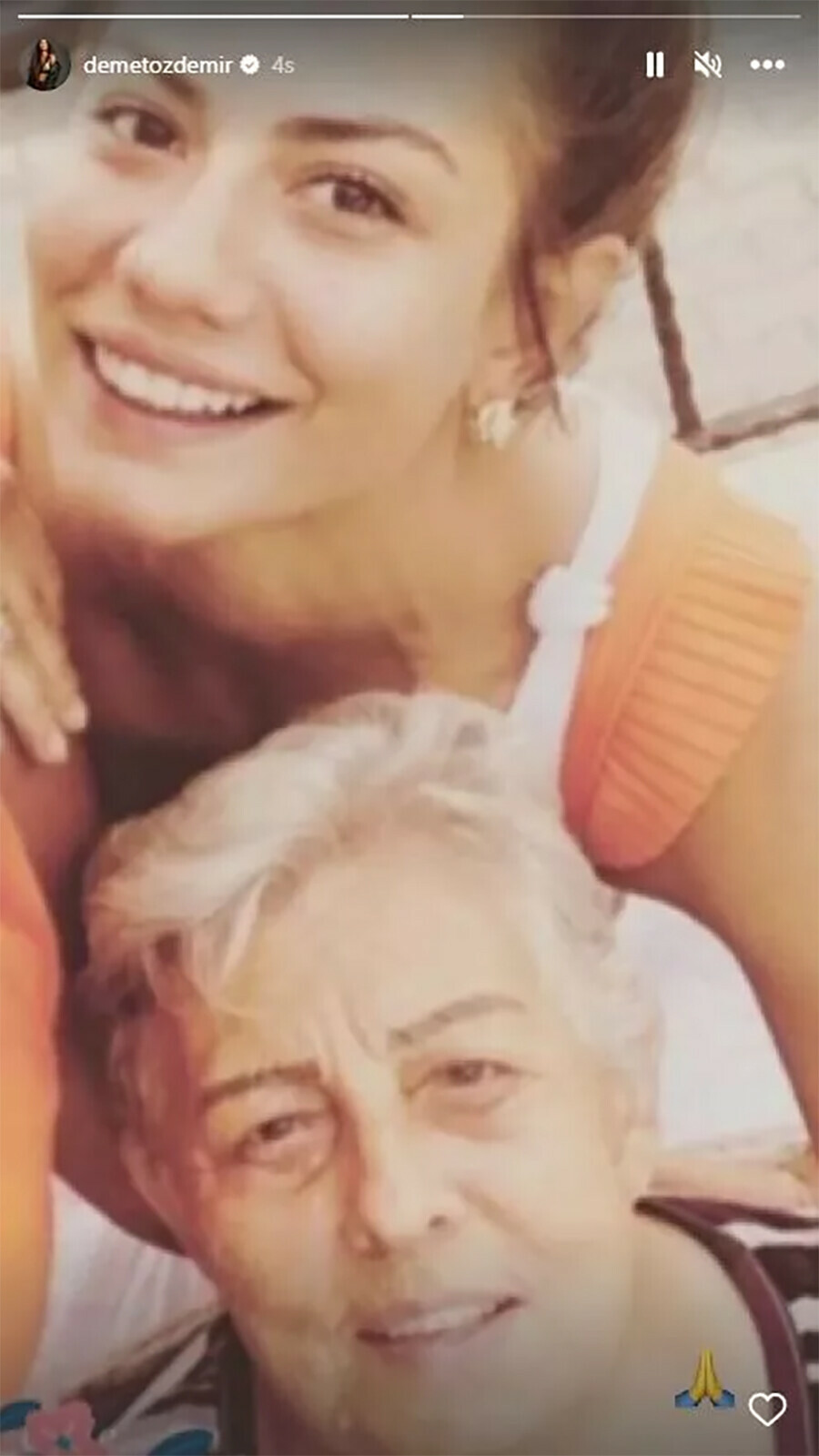 Demet Özdemir'in acı günü! Anneannesi vefat etti Demet Özdemir'in acı günü! Anneannesi vefat etti