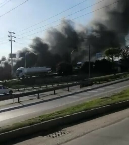 Kocaeli'de TÜPRAŞ'ın yanındaki petrol tesisinde korkutan yangın