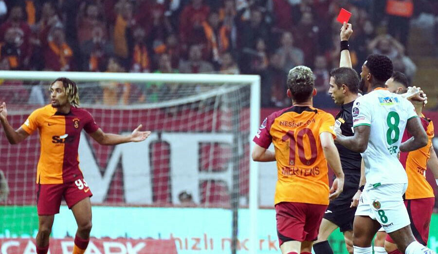 Okan Buruk: Hakemin (Ali Palabıyık) niyeti bozuktu! Kırmızı karta yüzde 100 gol pozisyonu diyemeyiz
