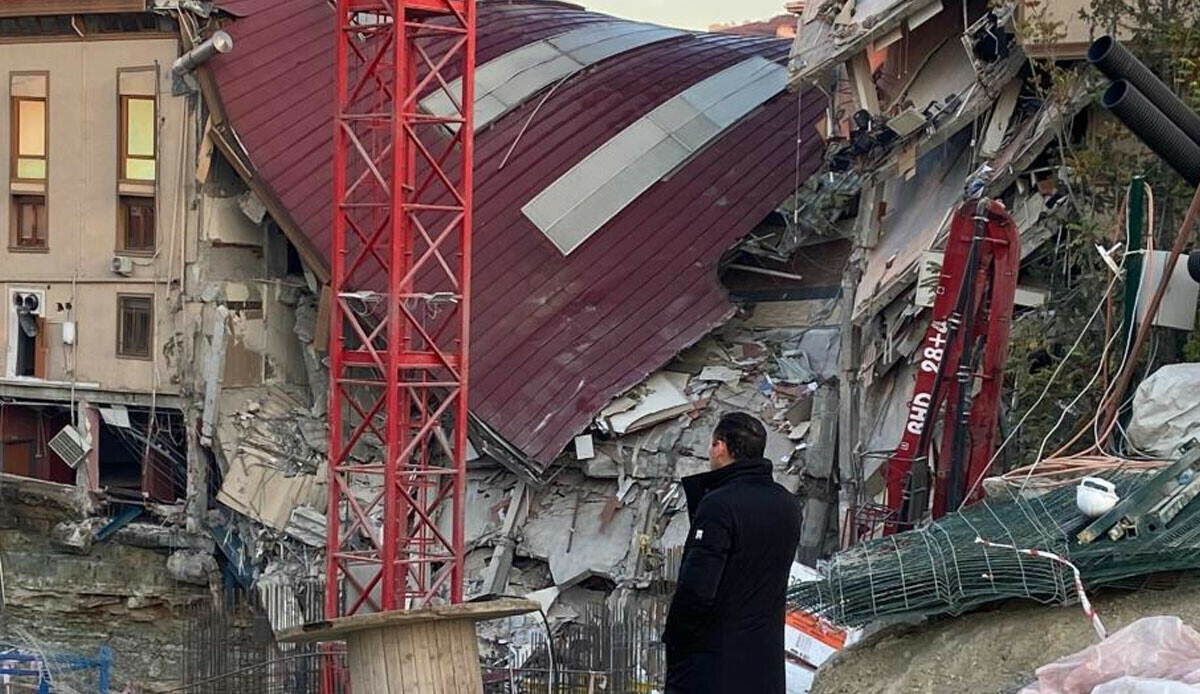 Küçükçekmece’de çöken binanın bilançosu gün ağarınca ortaya çıktı