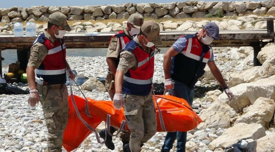 Van’da 61 kişinin öldüğü tekne faciasının sanığına 1033 yıl hapis Van’da 61 kişinin öldüğü tekne faciasının sanığına 1033 yıl hapis