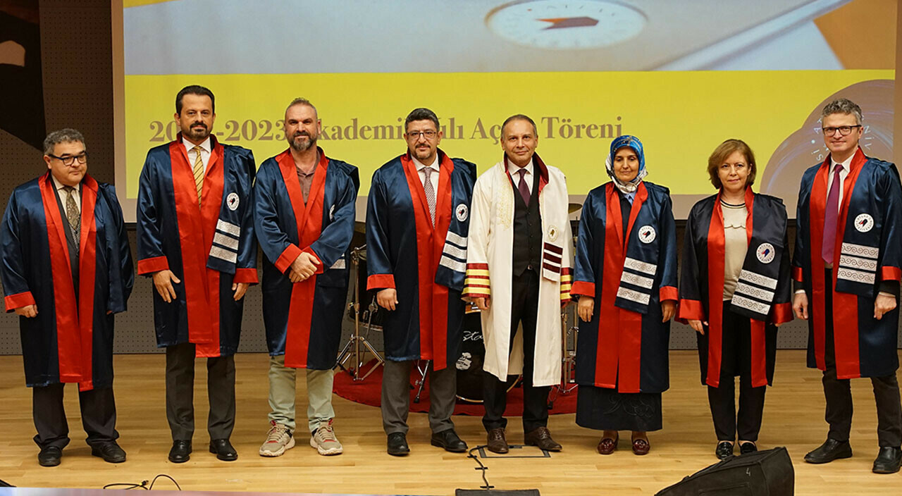 'Sadece mezun değil, dünyaya değer katacak öğrenciler yetiştiriyoruz' 'Sadece mezun değil, dünyaya değer katacak öğrenciler yetiştiriyoruz'