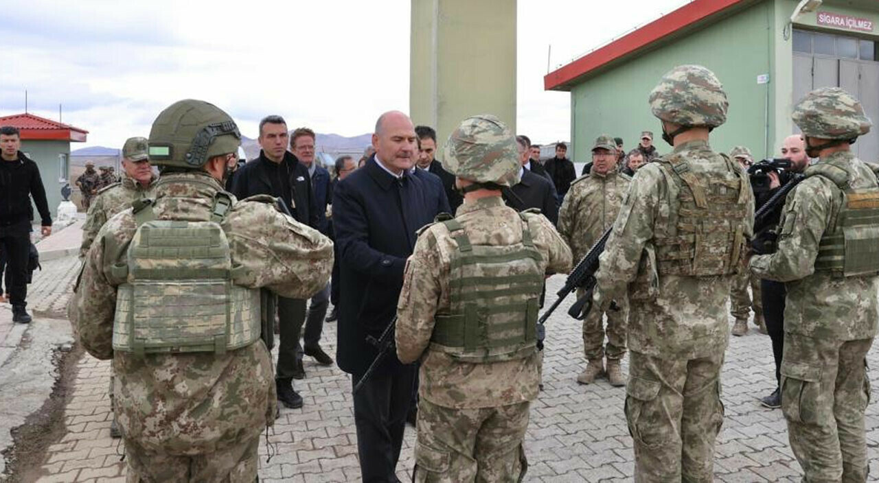 Bakan Soylu'ya AB yetkilileri eşlik etti: Türkiye-İran sınırında inceleme Bakan Soylu'ya AB yetkilileri eşlik etti: Türkiye-İran sınırında inceleme