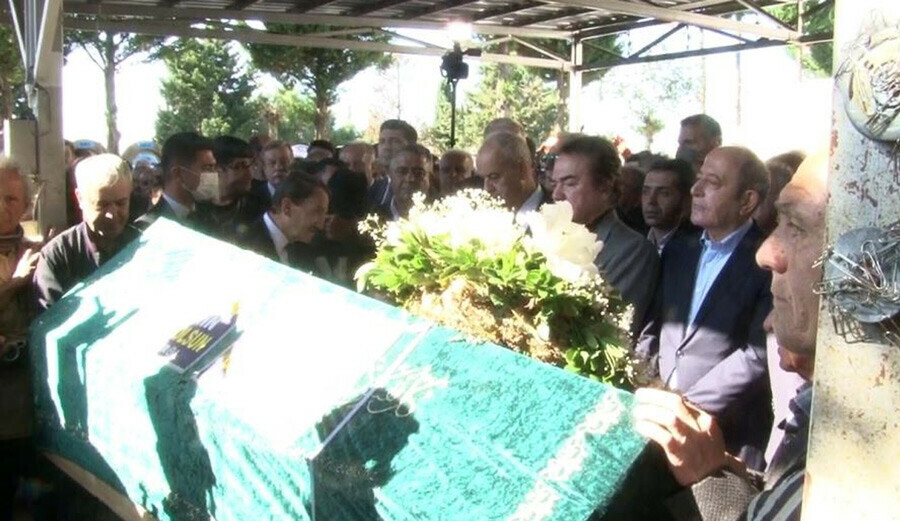 Halit Kıvanç’a veda… Duayen isim son yolculuğuna uğurlandı Halit Kıvanç’a veda… Duayen isim son yolculuğuna uğurlandı