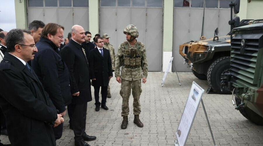 Bakan Soylu'ya AB yetkilileri eşlik etti: Türkiye-İran sınırında inceleme Bakan Soylu'ya AB yetkilileri eşlik etti: Türkiye-İran sınırında inceleme