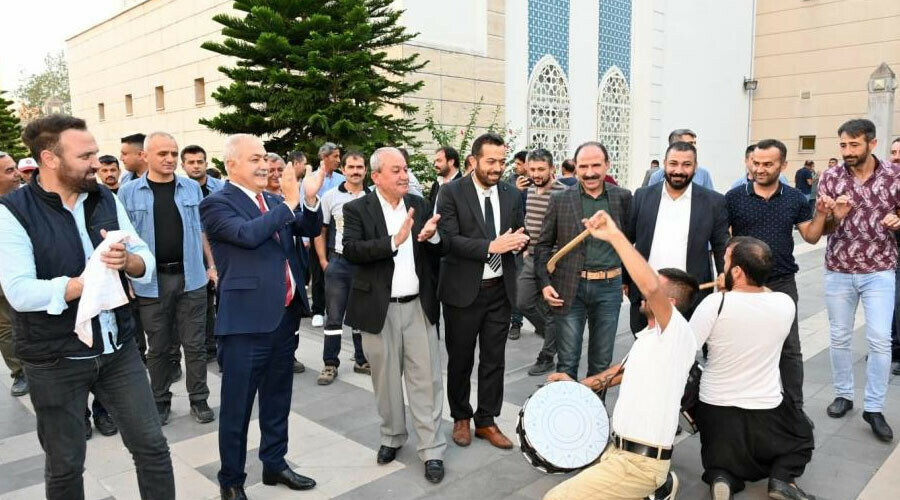 Rekor zamma imza atıldı... En düşük işçi maaşı 10 bin 300 lira oldu! Rekor zamma imza atıldı... En düşük işçi maaşı 10 bin 300 lira oldu!