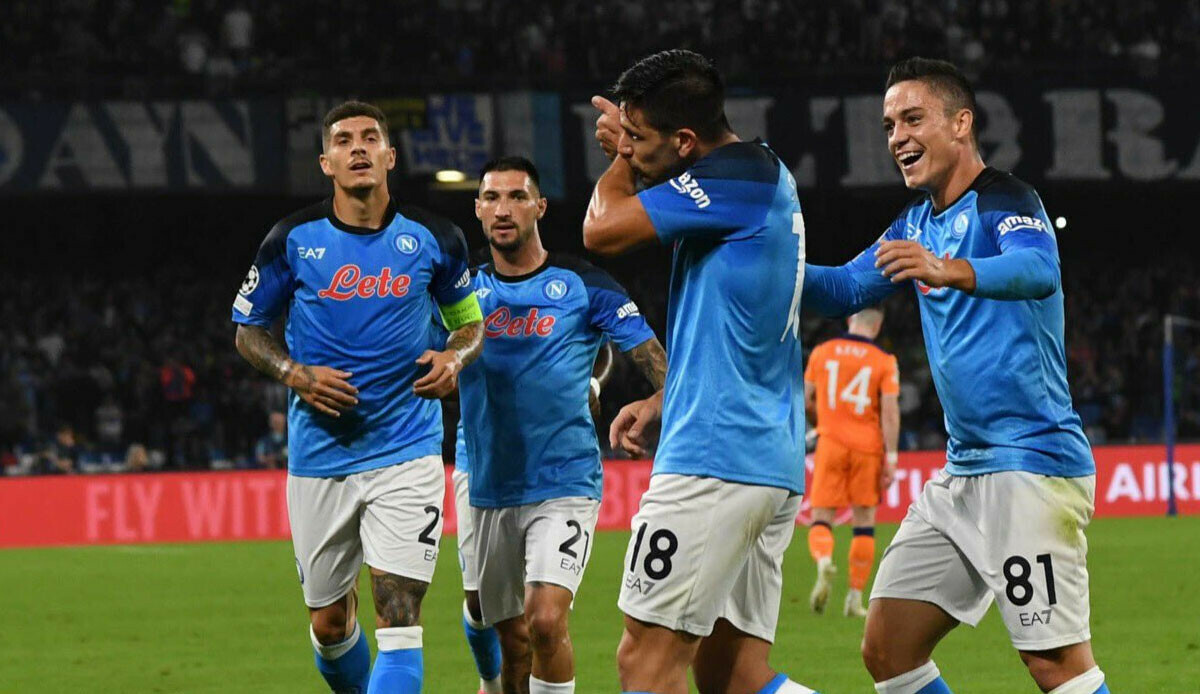 Napoli'den UEFA Şampiyonlar Ligi'nde 5 maçta 15 puan, 20 gol! Napoli'den UEFA Şampiyonlar Ligi'nde 5 maçta 15 puan, 20 gol!
