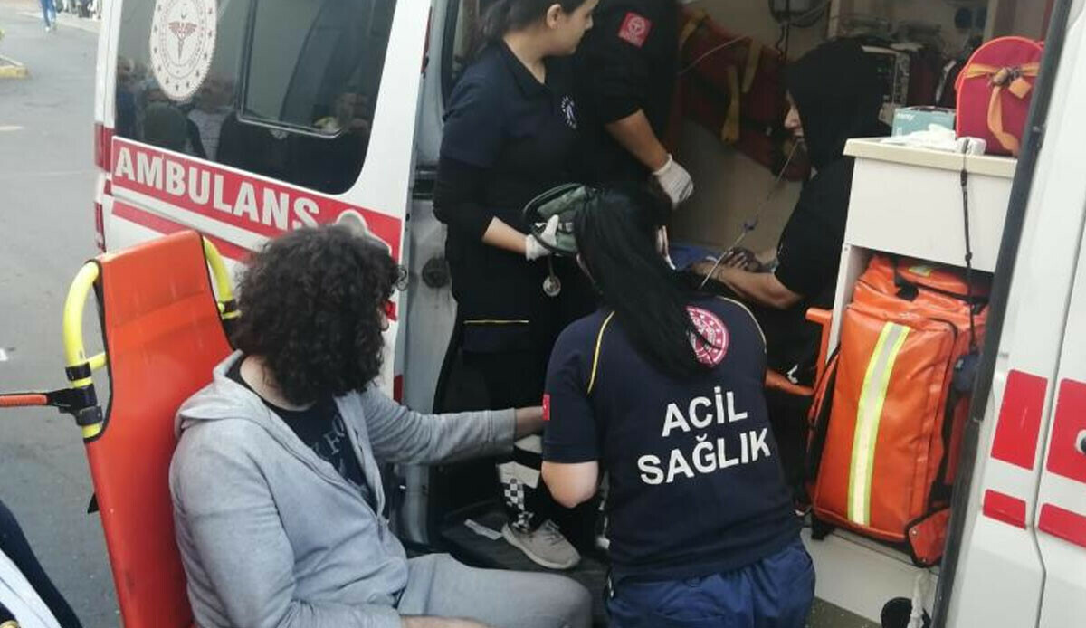 Mecidiyeköy güne panikle uyandı! Çıkan yangında can pazarı: Mahsur kalanlar kurtarıldı, 1 itfaiye eri yaralı Mecidiyeköy güne panikle uyandı! Çıkan yangında can pazarı: Mahsur kalanlar kurtarıldı, 1 itfaiye eri yaralı