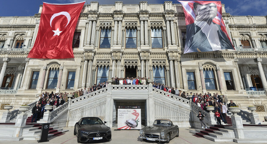 Klasik otomobil tutkunları Cumhuriyet Rallisi’nde buluştu Klasik otomobil tutkunları Cumhuriyet Rallisi’nde buluştu