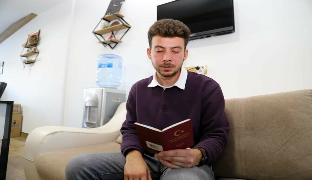 Arnavutluk’a giden Türk genci pasaport kontrolünde hayatının şokunu yaşadı Arnavutluk’a giden Türk genci pasaport kontrolünde hayatının şokunu yaşadı