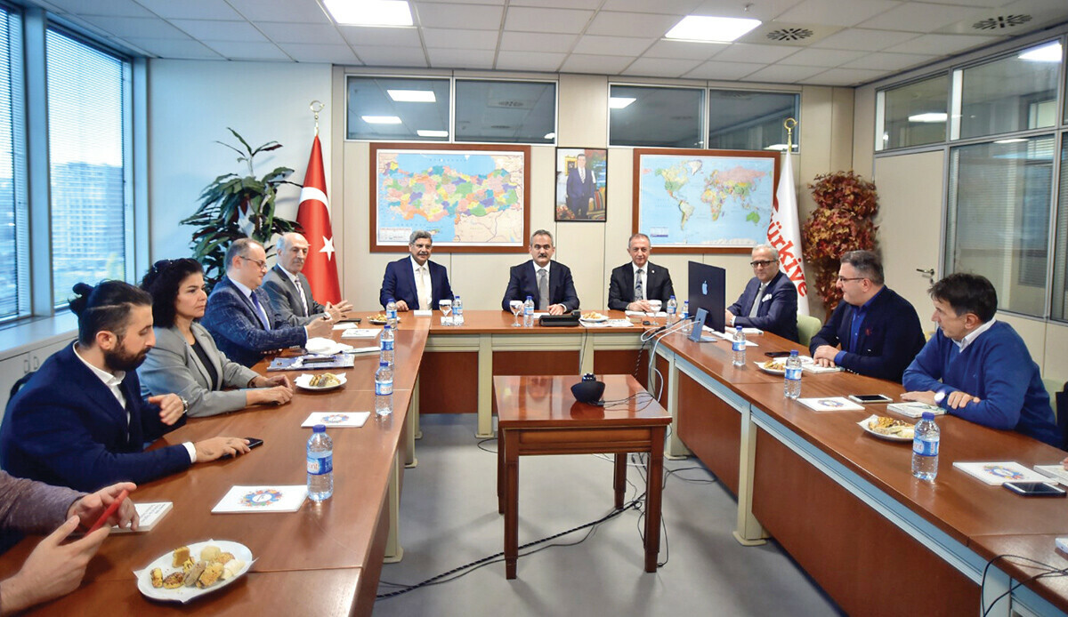 Eğitimde 1 yılda büyük sıçrama! Bakan Özer, icraatlarını rakamlarla anlattı