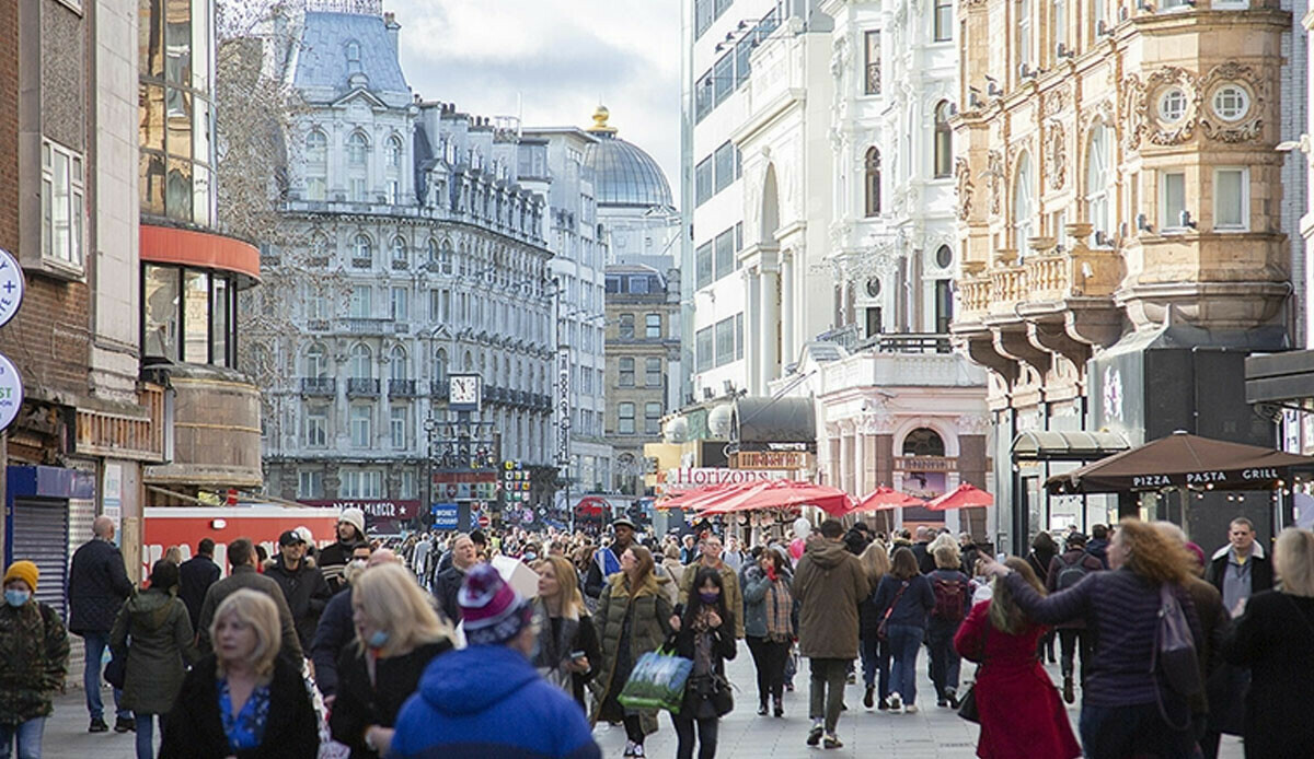 Tam bitti derken, yeniden... İngiltere'de iki yeni Covid-19 varyantı tespit edildi Tam bitti derken, yeniden... İngiltere'de iki yeni Covid-19 varyantı tespit edildi
