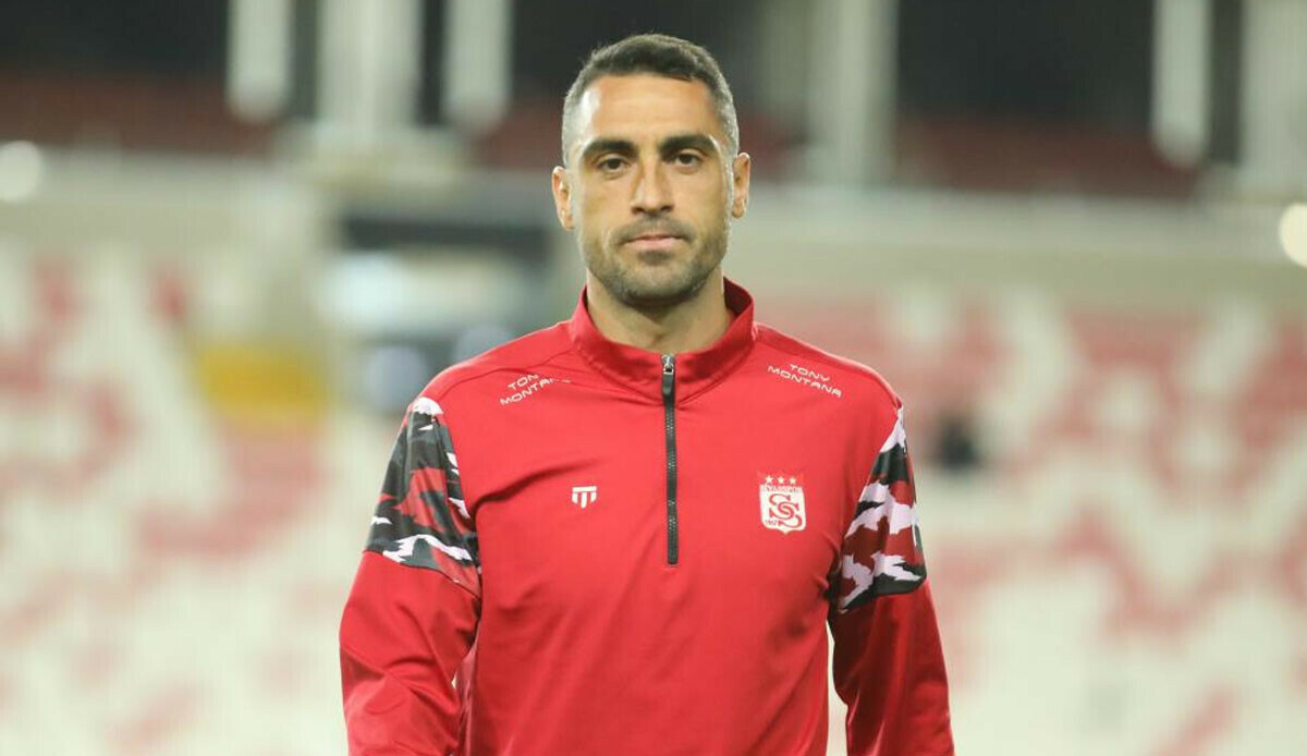 Sivasspor'da sakatlık şoku! Avrupa zaferine sevinirken Uğur Çiftçi'yi kaybettiler Sivasspor'da sakatlık şoku! Avrupa zaferine sevinirken Uğur Çiftçi'yi kaybettiler