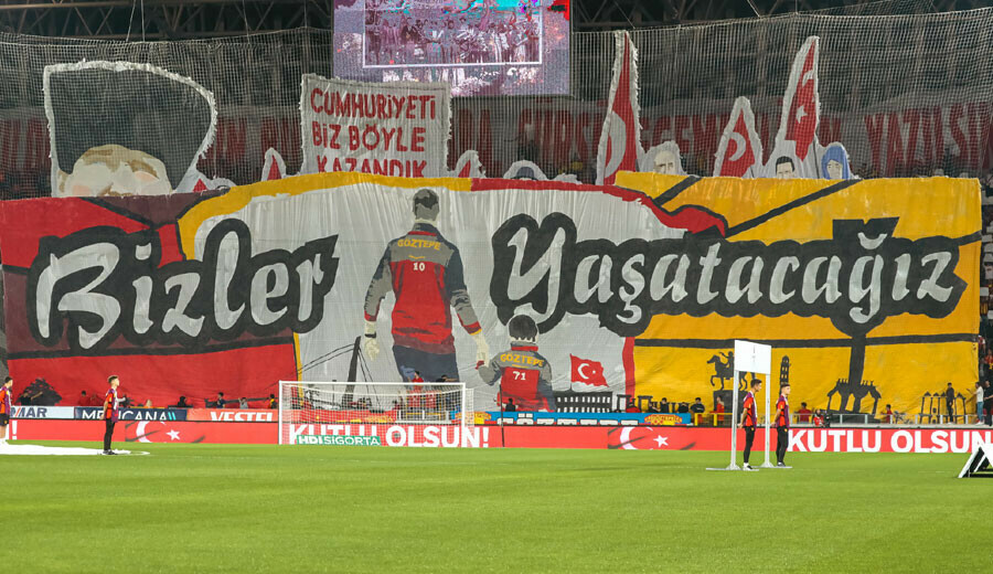 Göztepe'den galibiyetsiz Denizlispor'a evinde 5 gol, tarihi fark! Göztepe'den galibiyetsiz Denizlispor'a evinde 5 gol, tarihi fark!