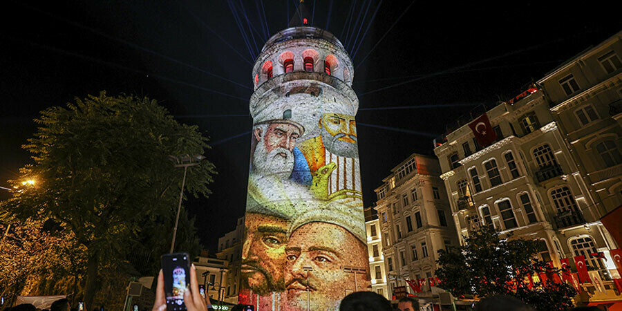 29 Ekim'e özel 3 boyutlu mapping gösterileri beğeniyle izlendi