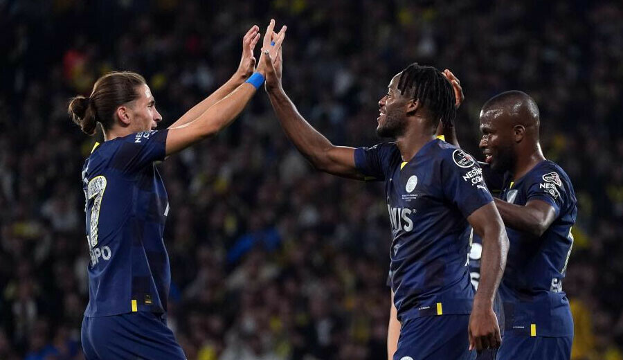 Michy Batshuayi hat-trick, Fenerbahçe'den İstanbulspor'a deplasmanda 5 gol Michy Batshuayi hat-trick, Fenerbahçe'den İstanbulspor'a deplasmanda 5 gol