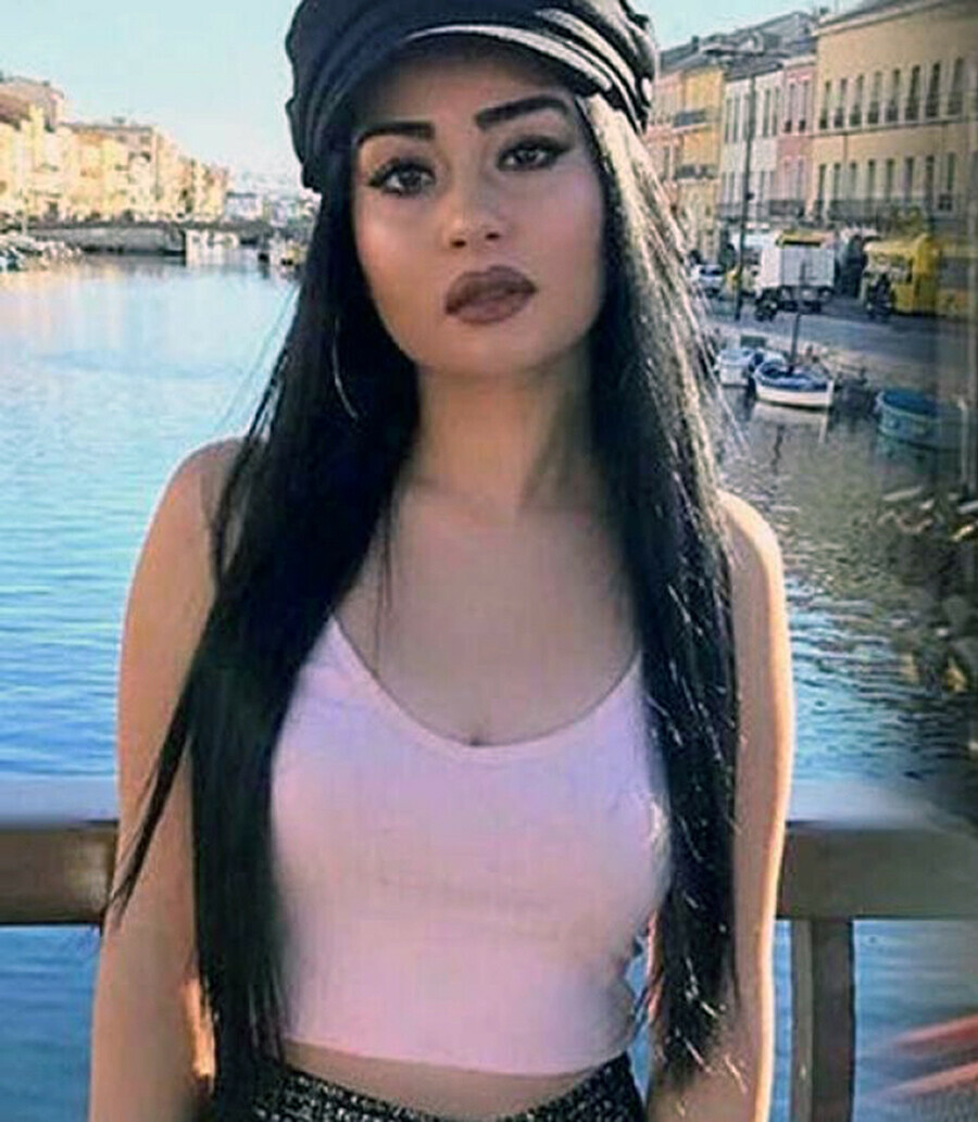 Zeynep Şenpınar'ı 37 yerinden bıçaklayarak öldüren boksör Selim Ahmet Kemaloğlu cezaevinde ölü bulundu Zeynep Şenpınar'ı 37 yerinden bıçaklayarak öldüren boksör Selim Ahmet Kemaloğlu cezaevinde ölü bulundu