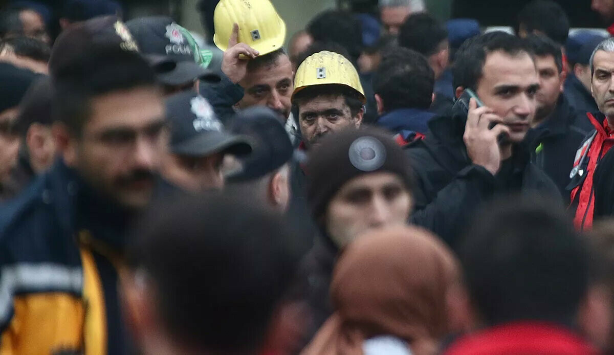 Maden faciası soruşturmasında gelişme! Adliyeye sevk edilen 20 kişiden 5'i serbest bırakıldı Maden faciası soruşturmasında gelişme! Adliyeye sevk edilen 20 kişiden 5'i serbest bırakıldı