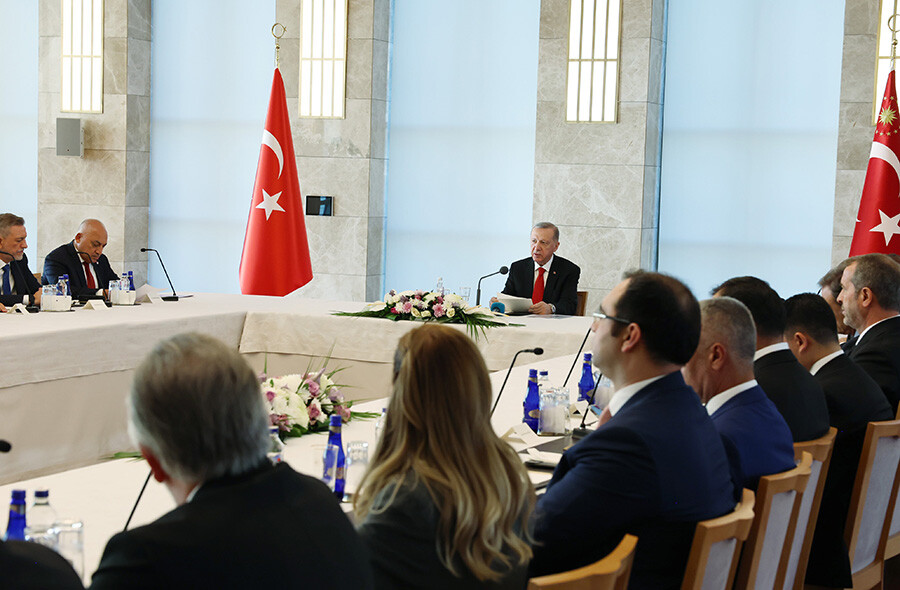 Cumhurbaşkanı Erdoğan, TFF Başkanı Mehmet Büyükekşi'yi kabul etti