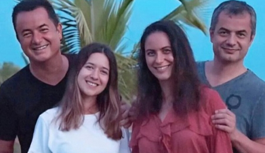 Acun Ilıcalı doktor abisiyle aile pozu verdi, gören herkes aynı yorumu yaptı Acun Ilıcalı doktor abisiyle aile pozu verdi, gören herkes aynı yorumu yaptı