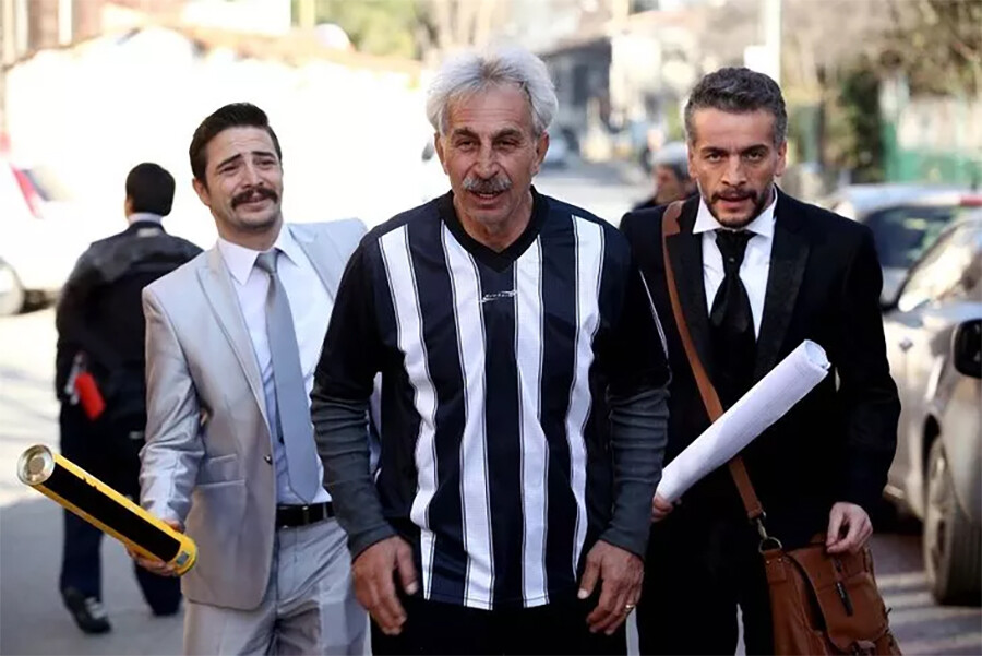 Beyin kanaması geçiren usta oyuncu Rıza Akın yoğun bakıma alındı