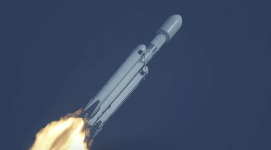 SpaceX’ten üç yıl sonra ilk Falcon Heavy görevi: Dünyanın en güçlü operasyonel roketi ABD ordusu için havalandı SpaceX’ten üç yıl sonra ilk Falcon Heavy görevi: Dünyanın en güçlü operasyonel roketi ABD ordusu için havalandı
