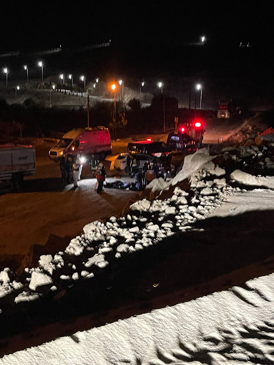 Afyonkarahisar’da feci kaza! Otomobil şarampole yuvarlandı, çok sayıda ölü var