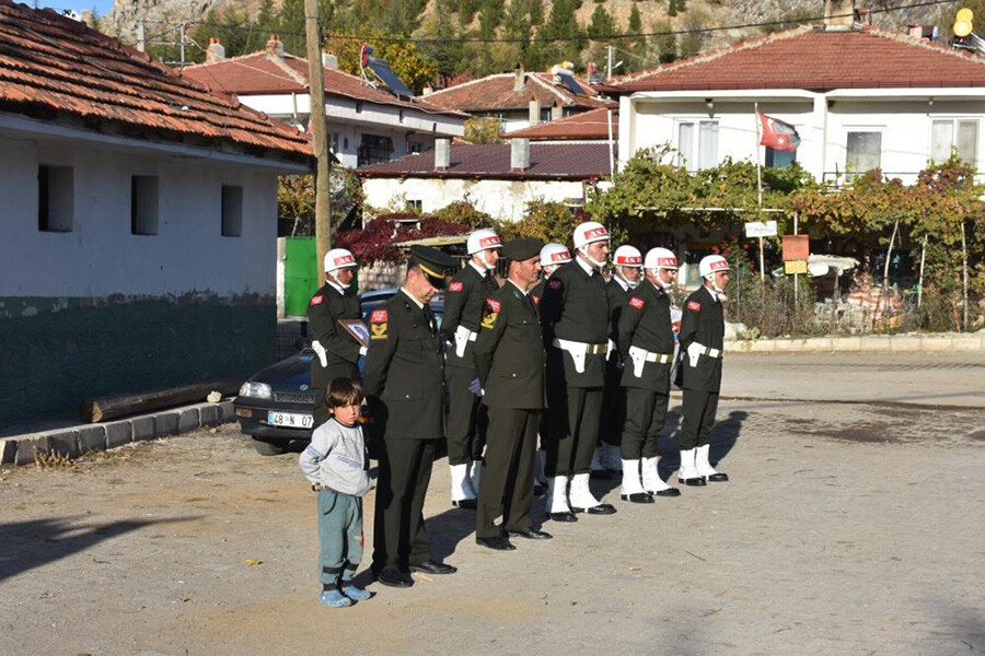 Askerden izne gelmişti, babasını hastaneye götürürken can verdi Askerden izne gelmişti, babasını hastaneye götürürken can verdi