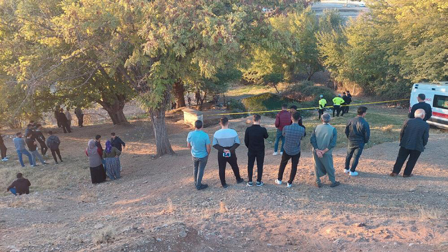 Adıyaman'da bir mezarlık yakınında çocuk cesedi bulundu
