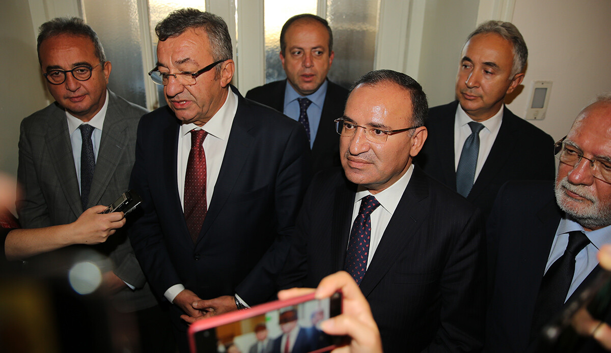 Anayasa için muhalefet turu! CHP kapıyı kapattı Anayasa için muhalefet turu! CHP kapıyı kapattı