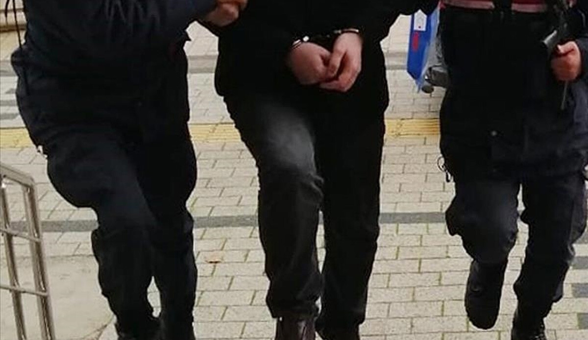Yunanistan'a kaçmaya çalışan 10 FETÖ'cü yakalandı Yunanistan'a kaçmaya çalışan 10 FETÖ'cü yakalandı