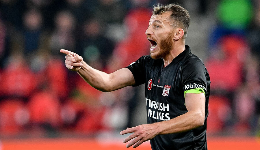 Sivasspor tarih yazdı! Rıza Çalımbay'ın takımı UEFA Konferans Ligi G Grubu'nu lider tamamladı