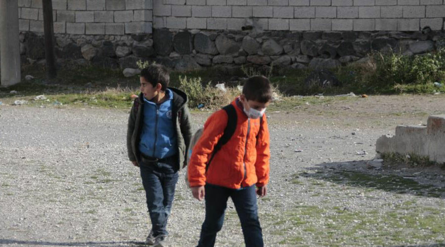 Kuduz olan çocuğun köyünde korku devam ediyor: Boş evler köpek dolu Kuduz olan çocuğun köyünde korku devam ediyor: Boş evler köpek dolu