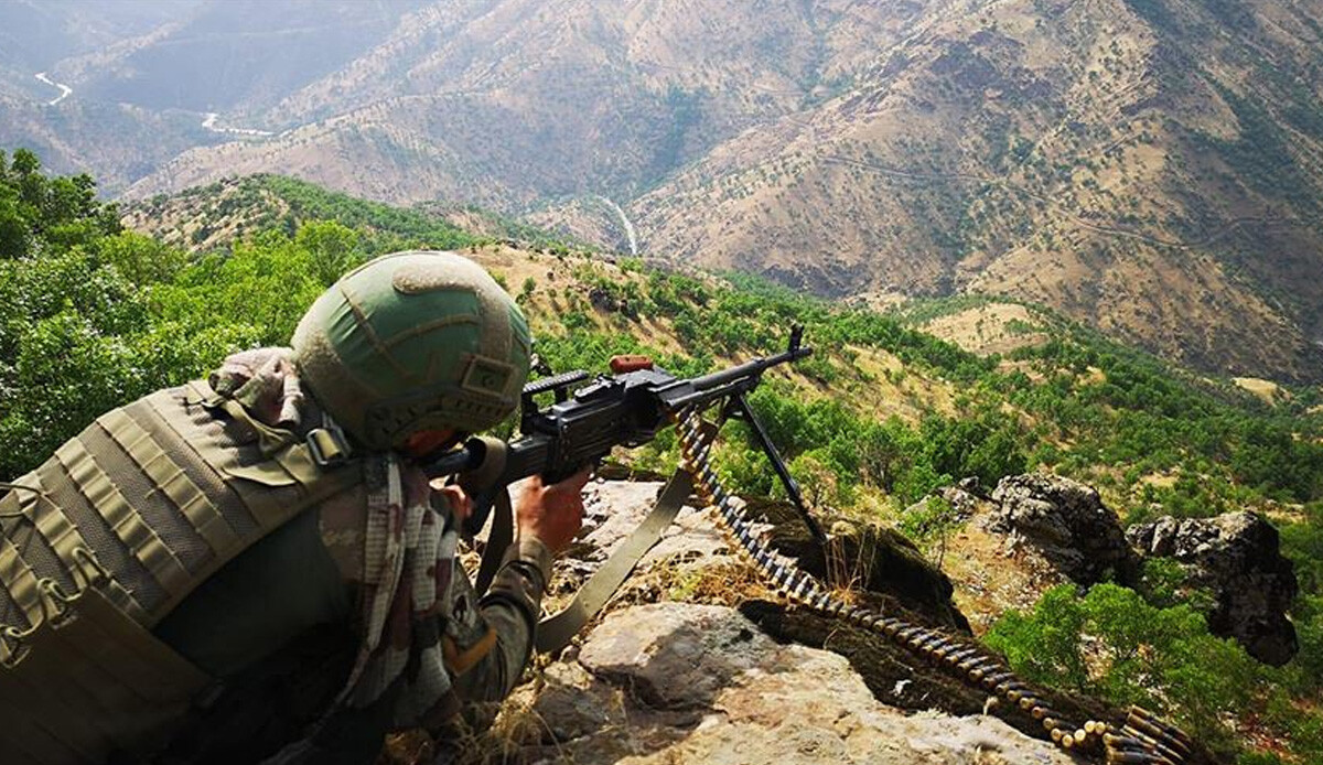 MSB duyurdu: Fırat Kalkanı bölgesinde 4 terörist etkisiz hale getirildi MSB duyurdu: Fırat Kalkanı bölgesinde 4 terörist etkisiz hale getirildi