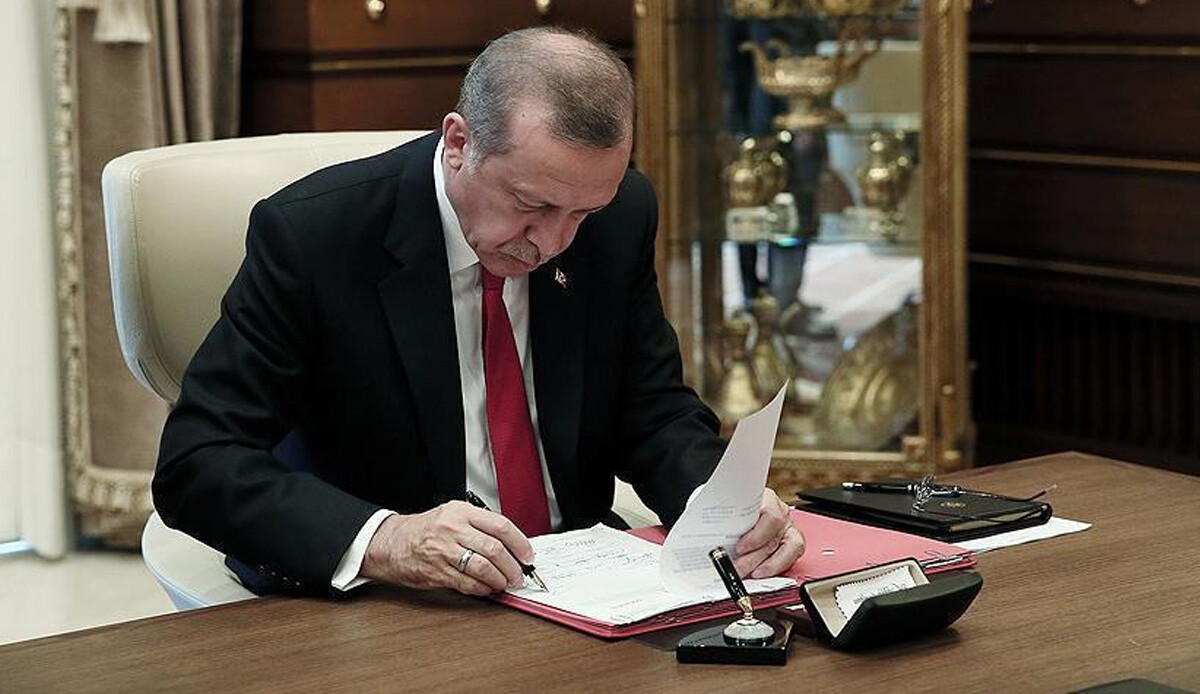 Cumhurbaşkanı Erdoğan imzaladı: Atama ve görevden alma kararları Resmi Gazete'de Cumhurbaşkanı Erdoğan imzaladı: Atama ve görevden alma kararları Resmi Gazete'de