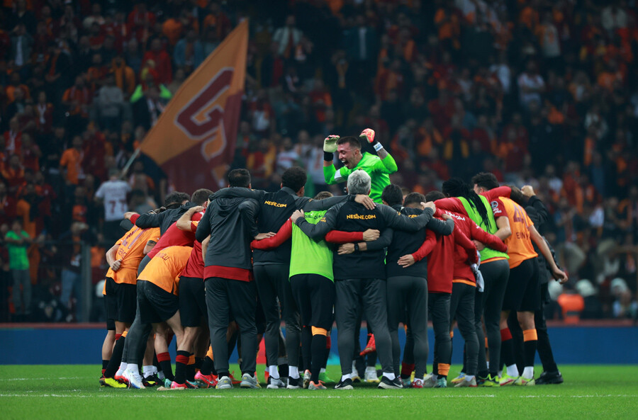 Aslan'dan süper tango! Galatasaray derbide Beşiktaş'ı Icardi ile yıktı Aslan'dan süper tango! Galatasaray derbide Beşiktaş'ı Icardi ile yıktı