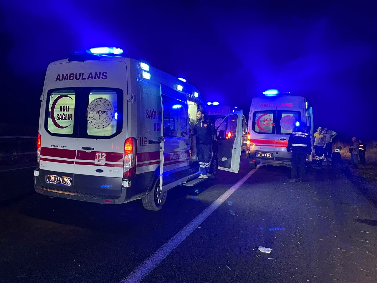 YRP delegelerini taşıyan otobüs devrildi YRP delegelerini taşıyan otobüs devrildi