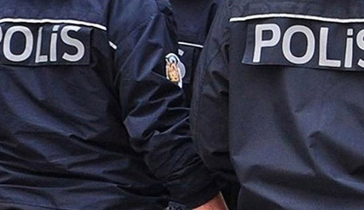 HDP'liler Taksim'de PKK için yürüdü, 121 gözaltı HDP'liler Taksim'de PKK için yürüdü, 121 gözaltı