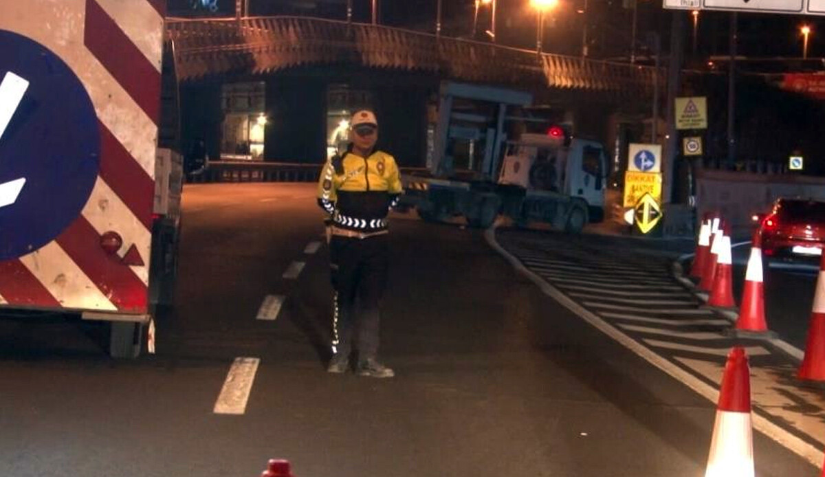 İstanbullular dikkat! 15 Temmuz Köprüsü trafiğe kapatıldı İstanbullular dikkat! 15 Temmuz Köprüsü trafiğe kapatıldı
