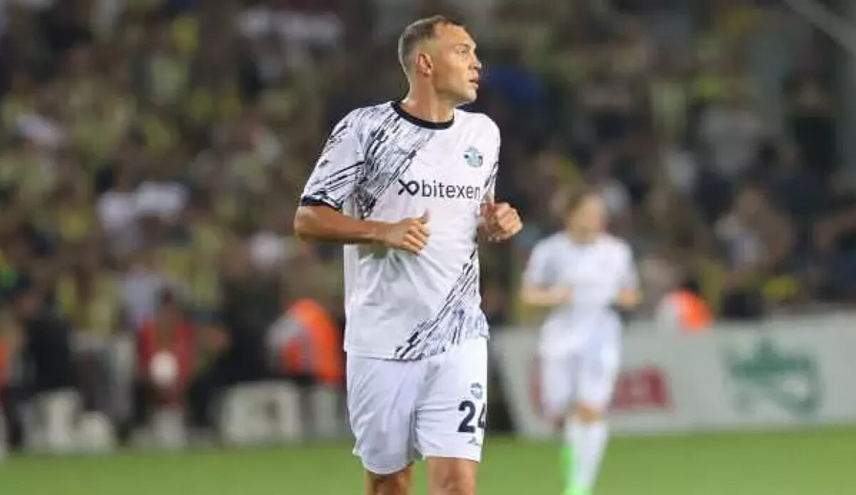 Adana Demirspor'da sürpriz Artem Dzyuba gelişmesi! Henüz 4 maça çıkmıştı Adana Demirspor'da sürpriz Artem Dzyuba gelişmesi! Henüz 4 maça çıkmıştı